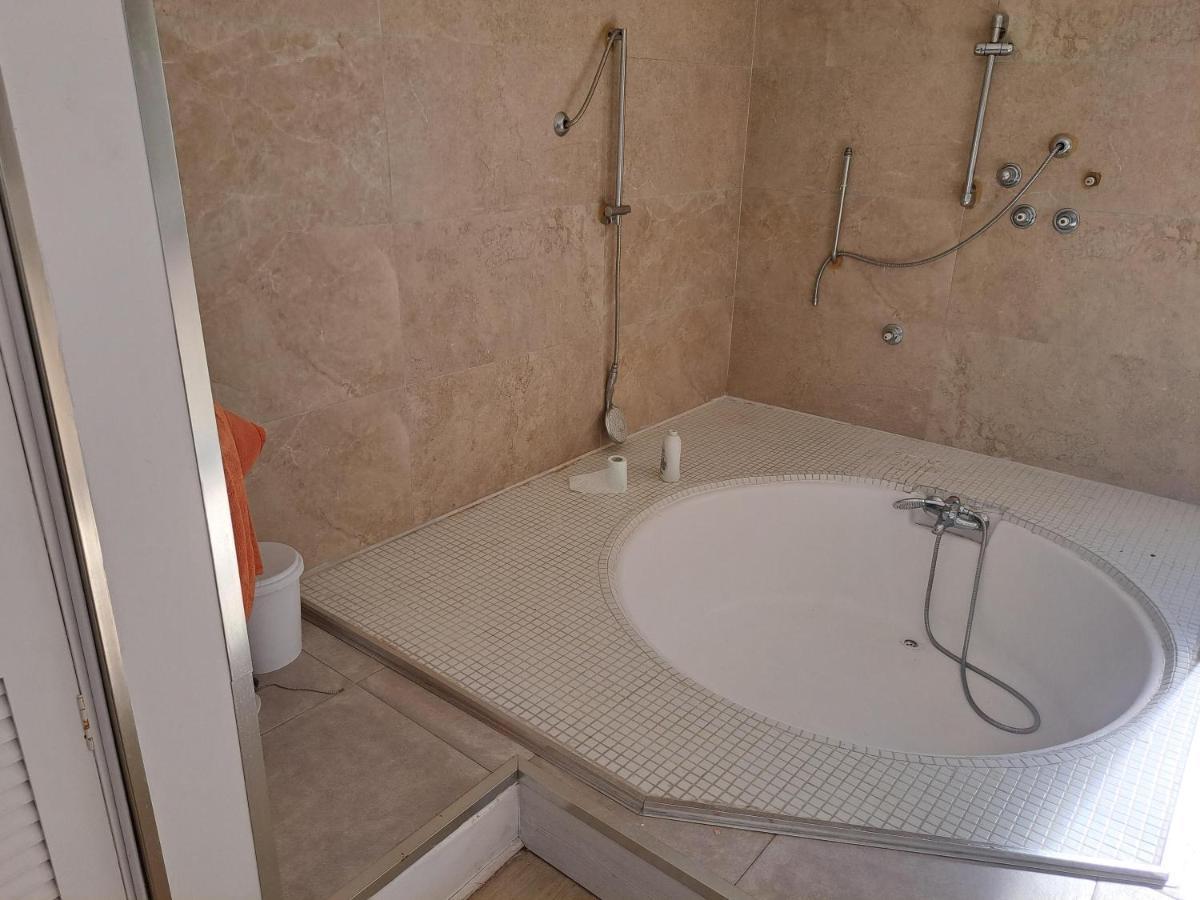 Private Suites In Huge Penthouse 1St Line Puerto Banus, Incredible Views, Jacuzzis Marbella Exteriör bild