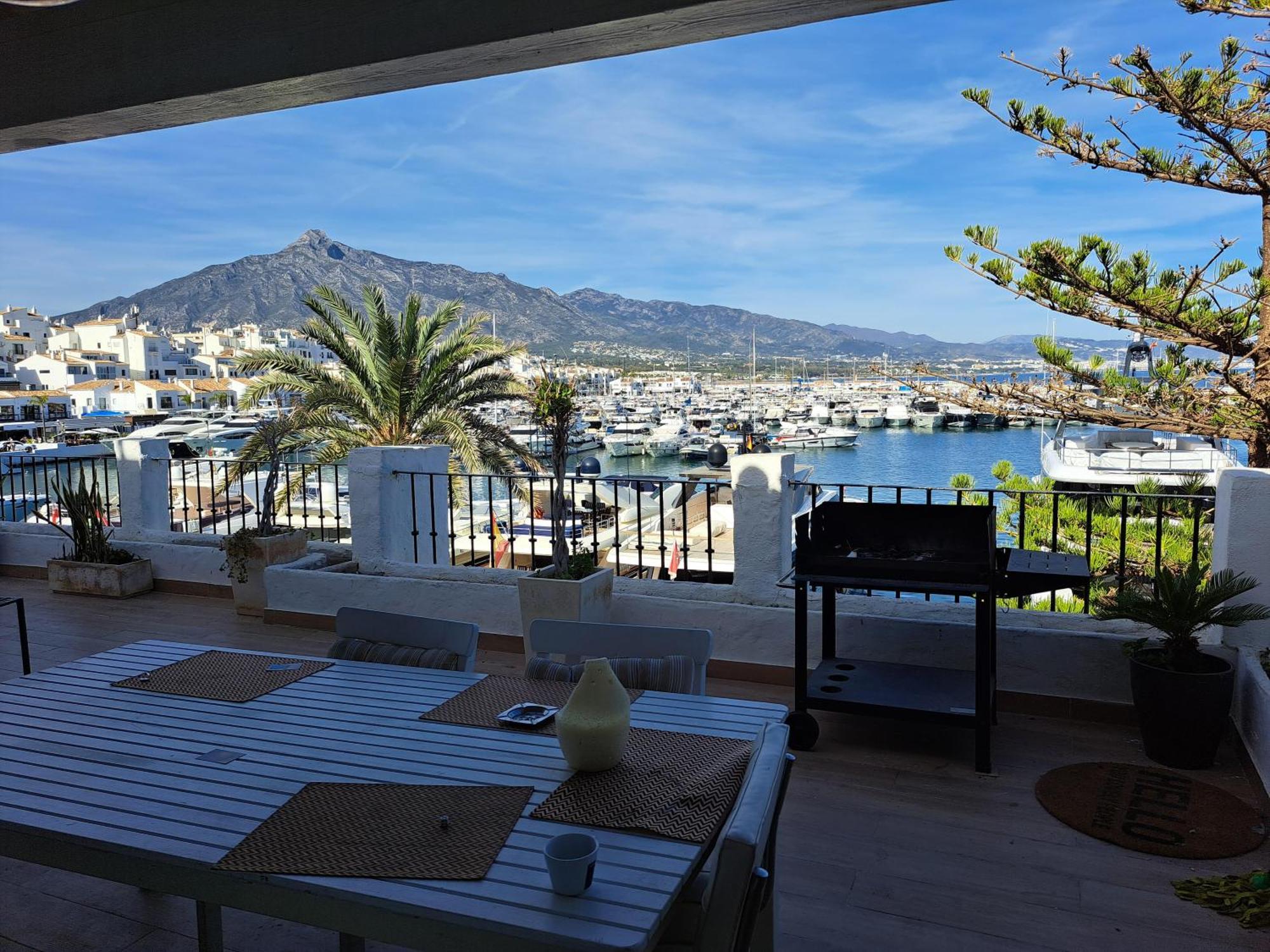 Private Suites In Huge Penthouse 1St Line Puerto Banus, Incredible Views, Jacuzzis Marbella Exteriör bild